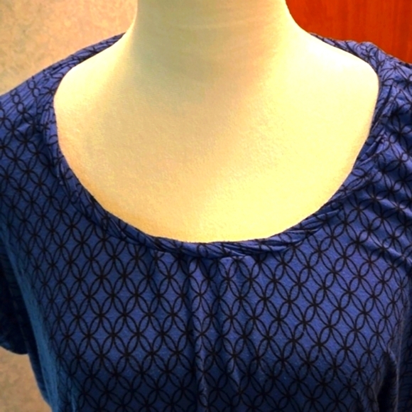 Daisy Fuentes Blue with Black Print Design Elasticized Cap Sleeves Women size 3X - Picture 2 of 9